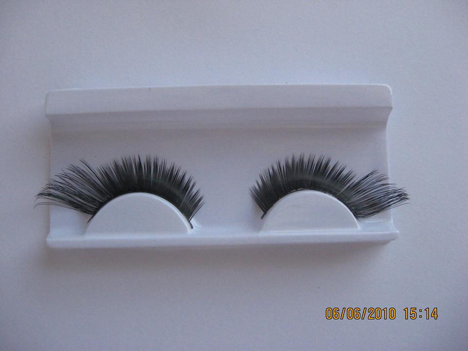 pair of eyelash 