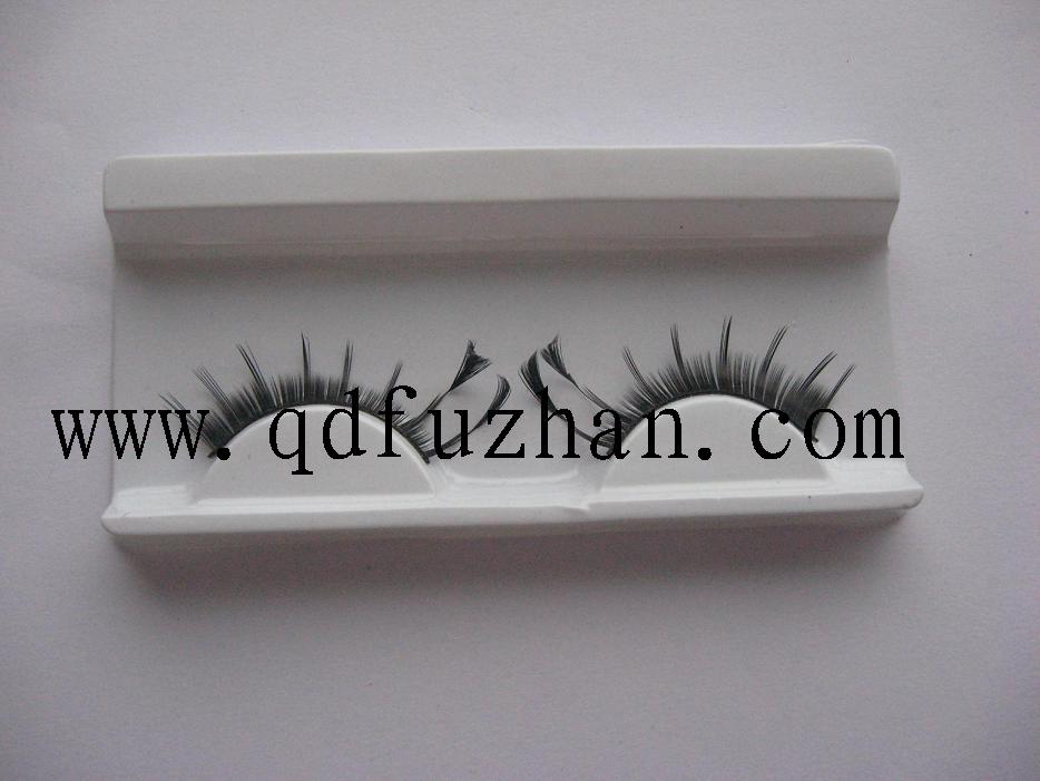 pair of eyelash 